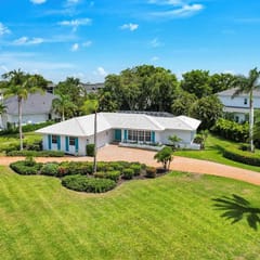 Aqua Cottage