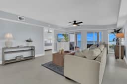 Grand Bay 401
