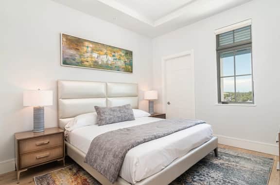 SoCe Flats 305