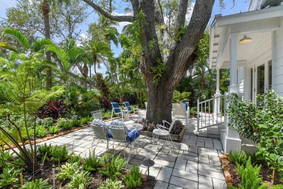Olde Naples Oasis