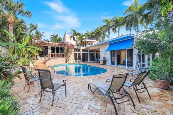 Palm Cove Retreat