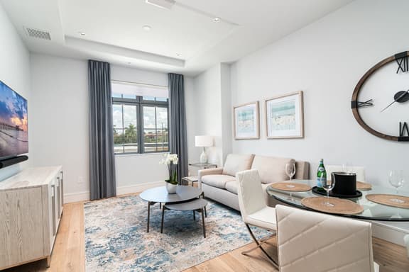 SoCe Flats 205