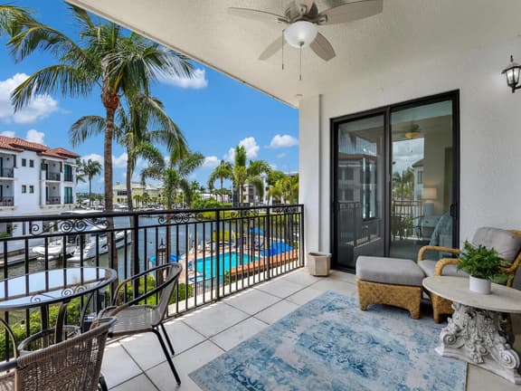 Naples Bay Resort Residence 222