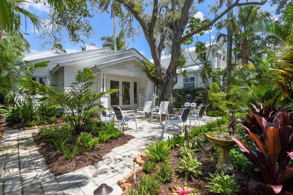 Olde Naples Oasis