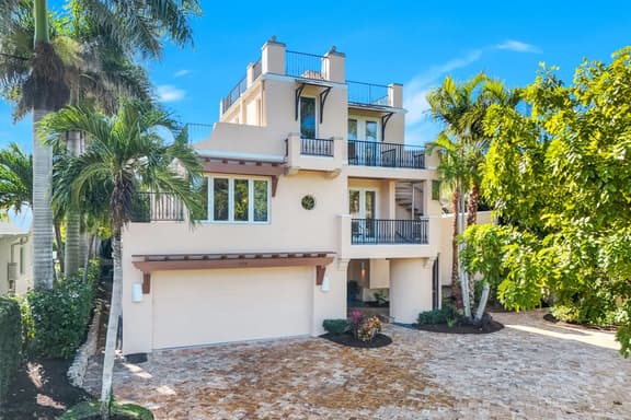 Palm Cove Retreat