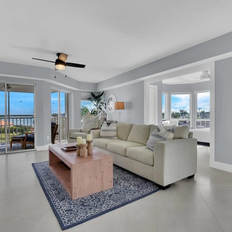 Grand Bay 401